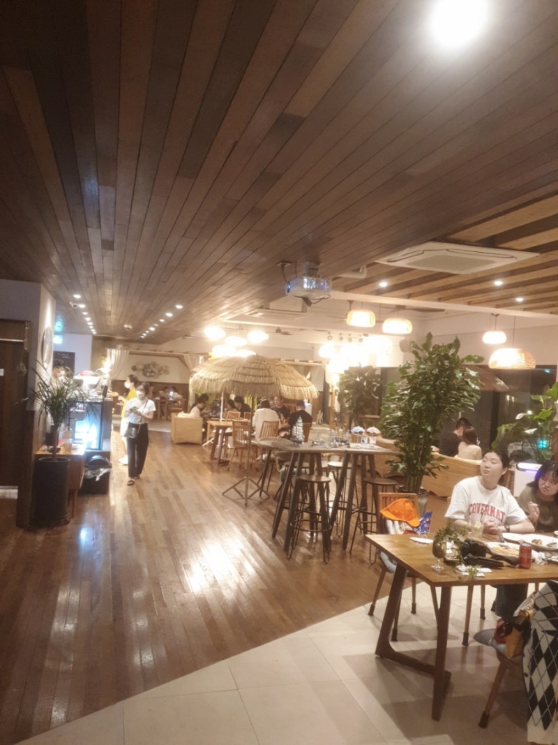 하버39 이국적인 실내